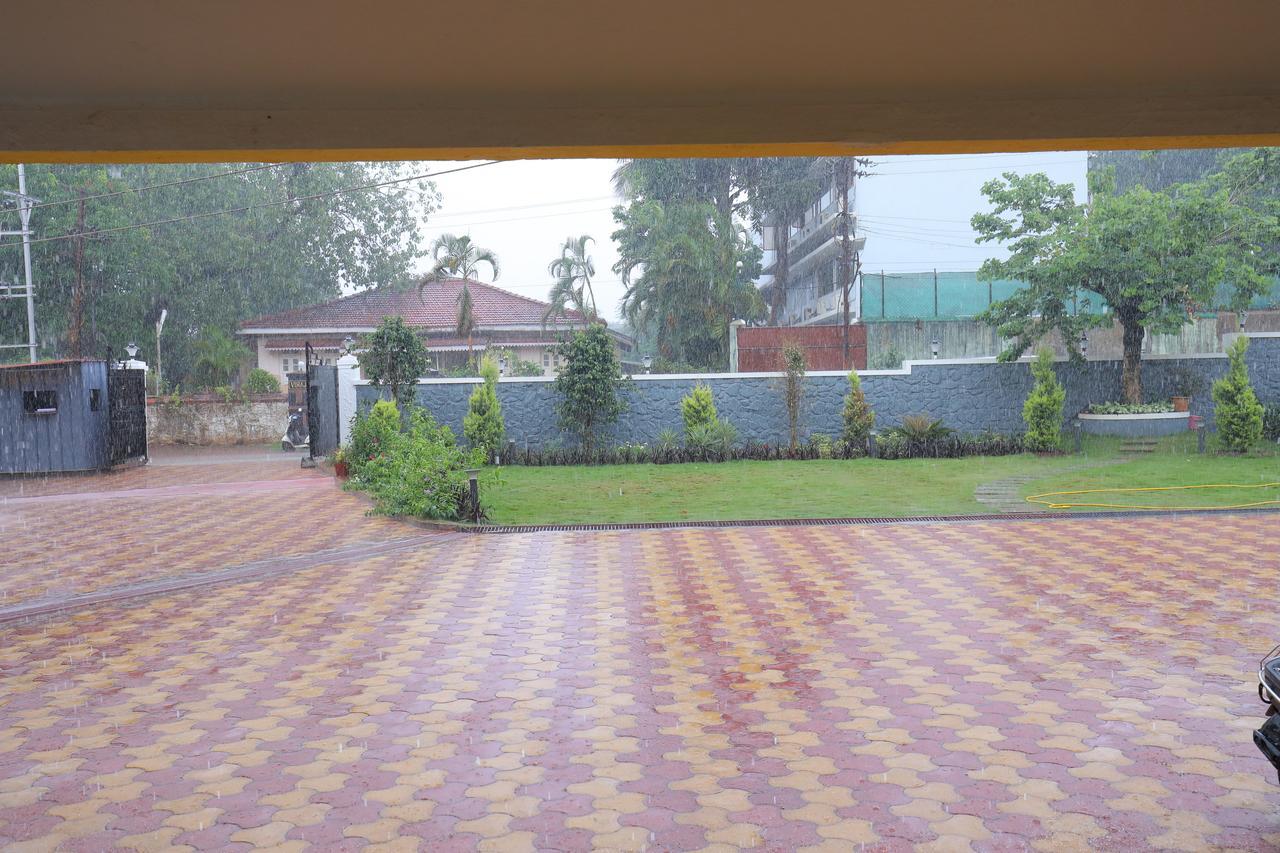 Highland Resort Lonavala Esterno foto